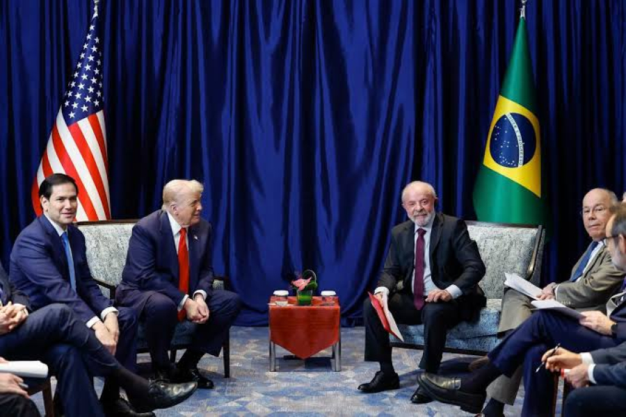 Senadores dos EUA cobram Trump sobre eleição no Brasil