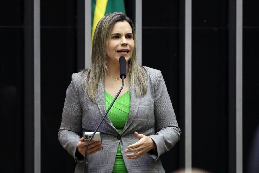 Clarissa Tércio cancela atos de campanha e anuncia 72 horas de oração