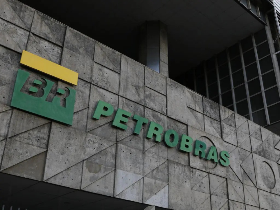 Programa oferece cursos gratuitos do Senai e bolsas mensais de até R$ 858 em PE