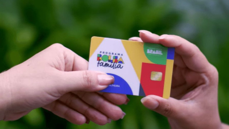 Bolsa Família começa a pagar R$ 691 hoje; veja sua data